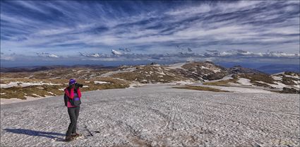 Nic Snow Shoeing - Kosciuszko NP - NSW (PBH4 00 10617)